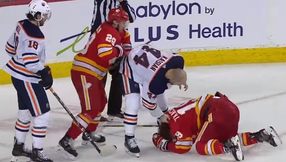 bitka v NHL Zack Kassian vs. Matthew Tkachuk