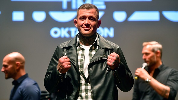 MMA bojovník Vašek Mikulášek