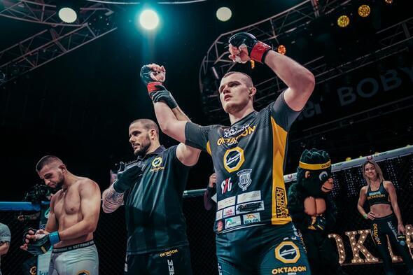 Branislav Zuzák vs Michal Glos, Zdroj OKTAGON MMA