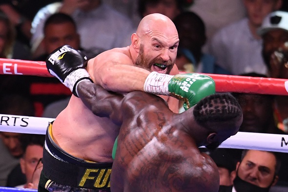Tyson Fury knockoutoval Dentaye Wildera