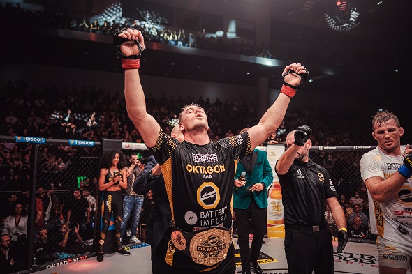 Viktor Pešta končí v organizaci Oktagon MMA