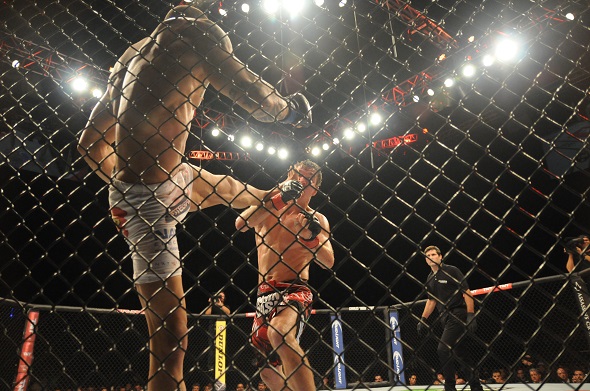 MMA souboj - Zdroj A.RICARDO, Shutterstock.com