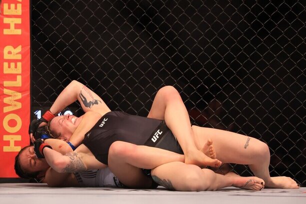 Alexa Grasso a její první vítězná submise v UFC